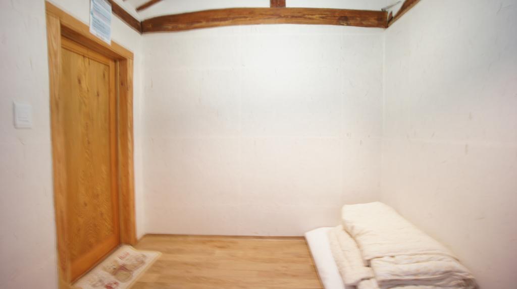 1928 Suimmaru Hanok Guesthouse Jeonju Værelse billede