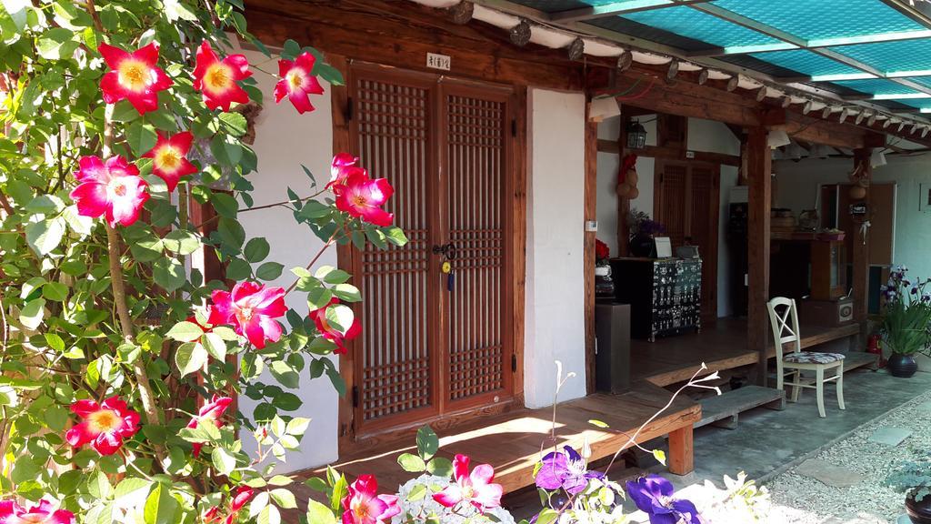 1928 Suimmaru Hanok Guesthouse Jeonju Eksteriør billede