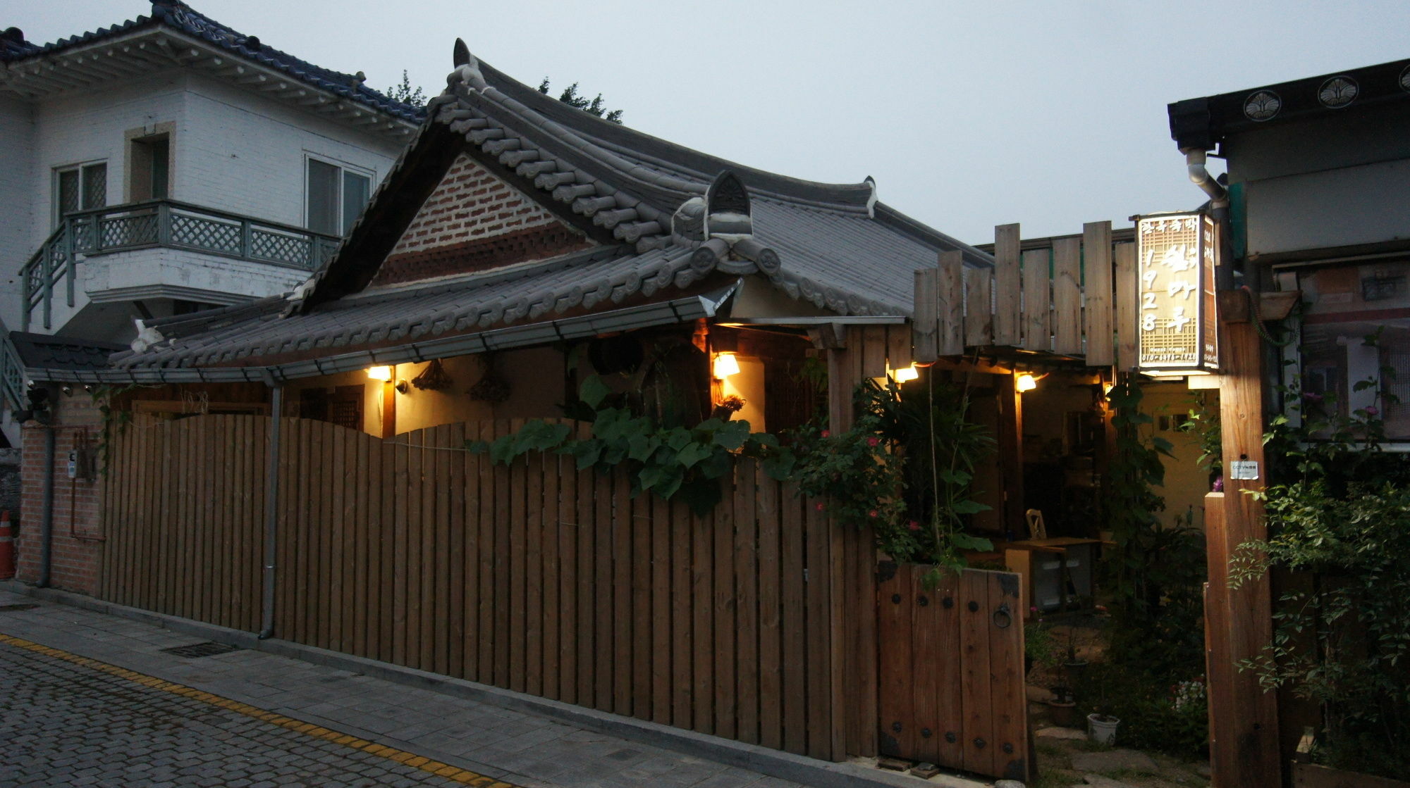 1928 Suimmaru Hanok Guesthouse Jeonju Eksteriør billede